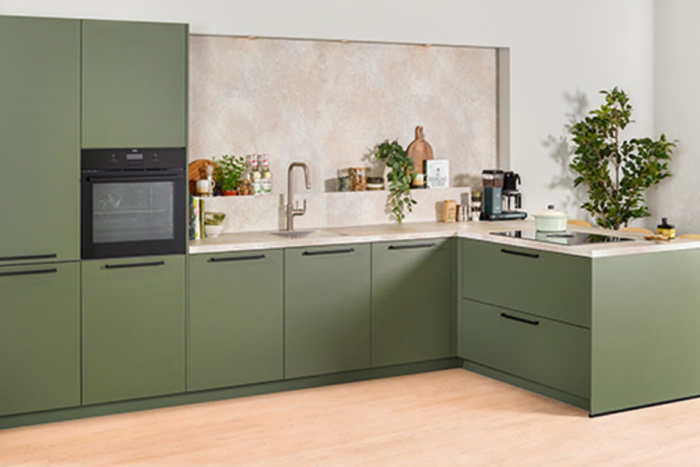 Groene keuken in hoekopstelling