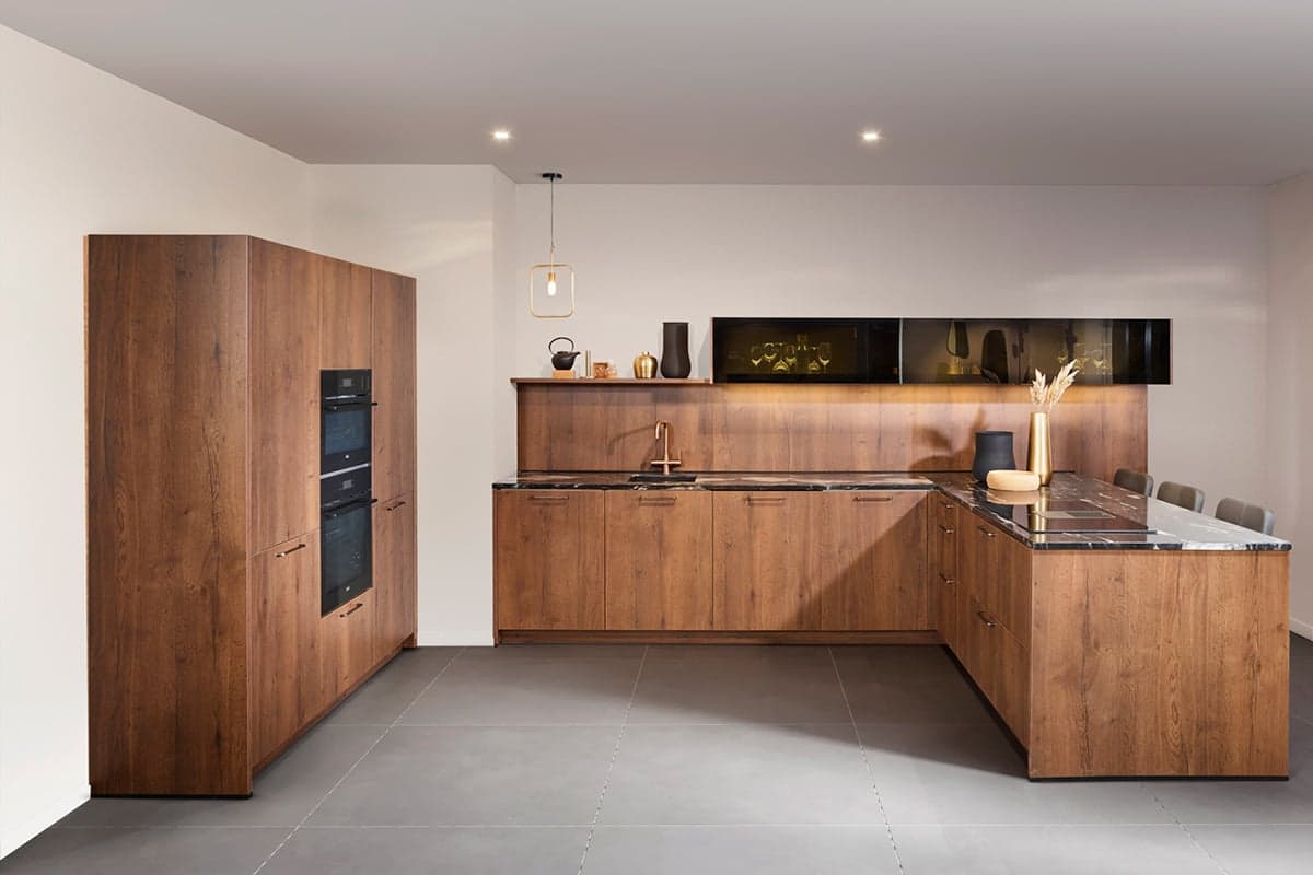 Houten keuken in cognac kleur