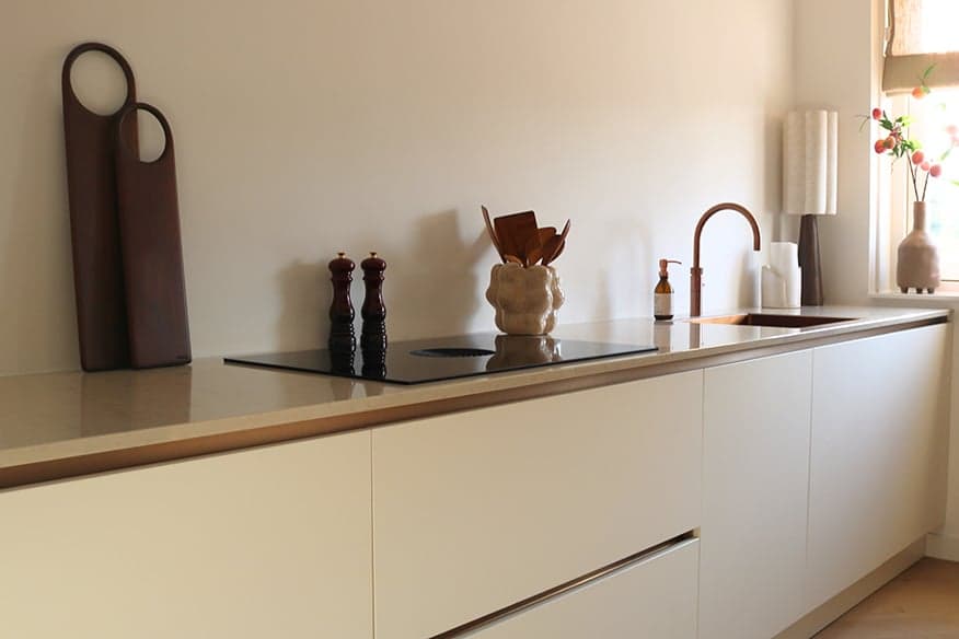 Witte-japandi-keuken-mat