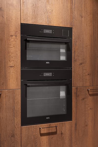 Ovens-in-houten-keuken